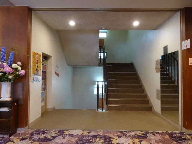 階段の塗装工事