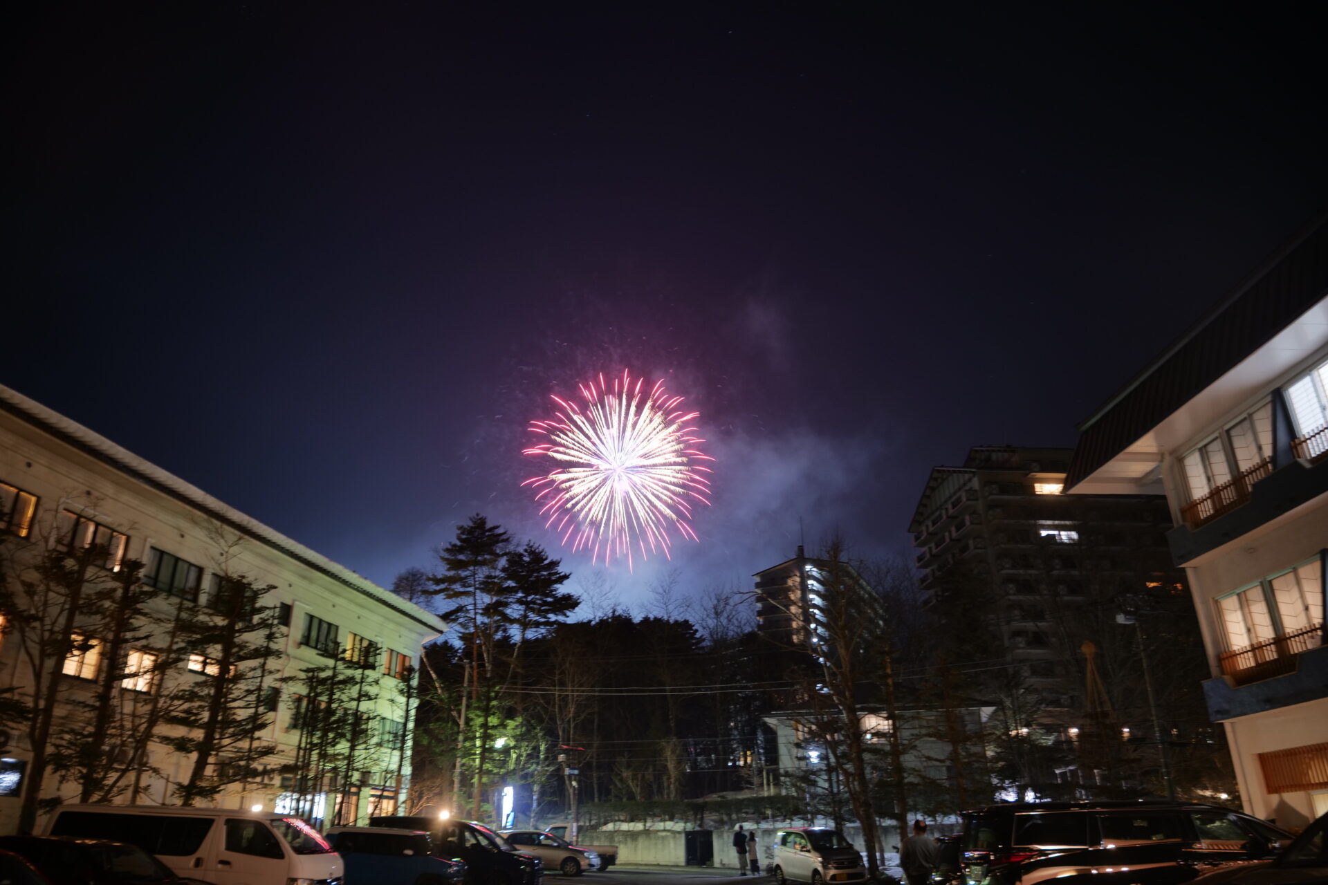 草津の冬夜空を彩る☆彡2026年「冬花火」2回開催のお知らせ – 【公式