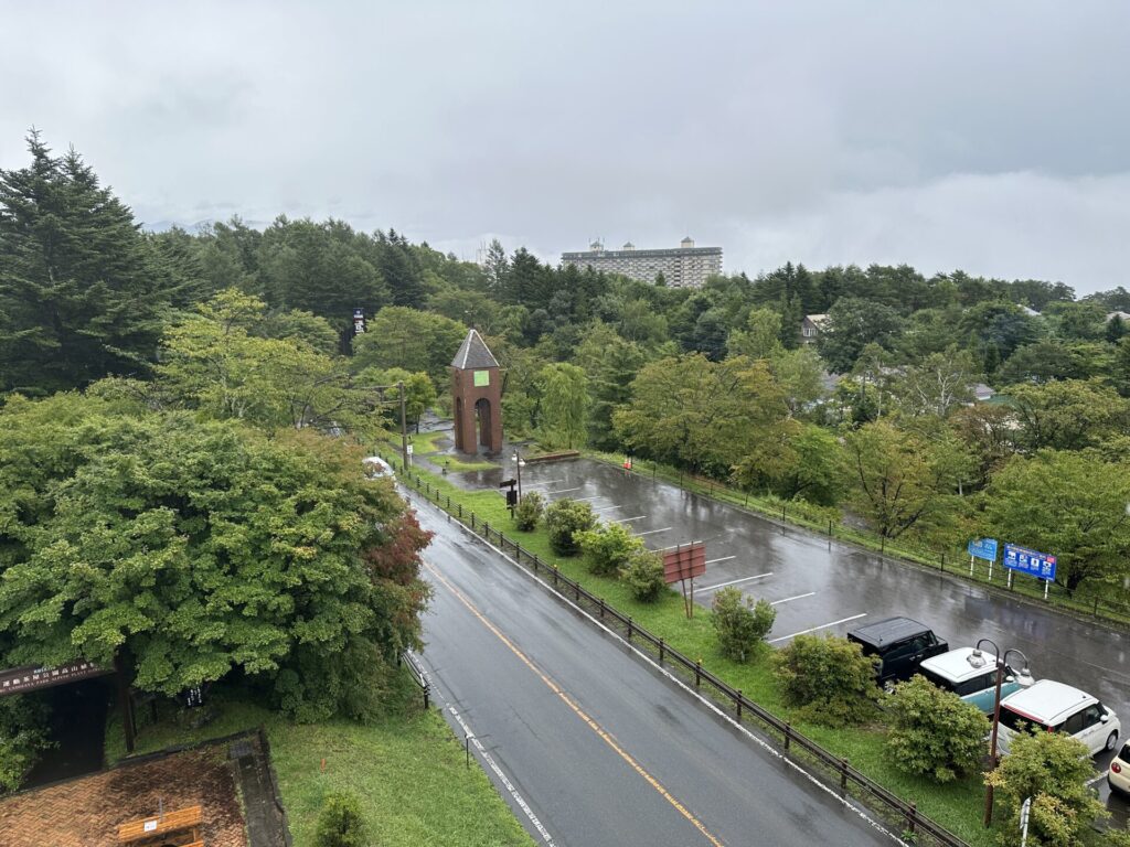 雨の道の駅草津運動茶屋公園