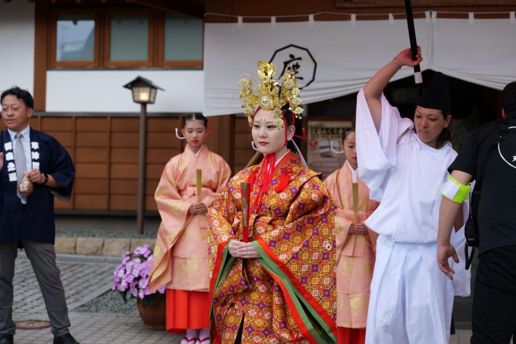 御座之湯を訪れた温泉女神
