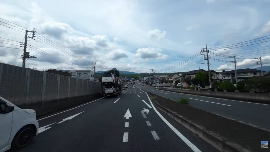 石原交差点付近の車線案内