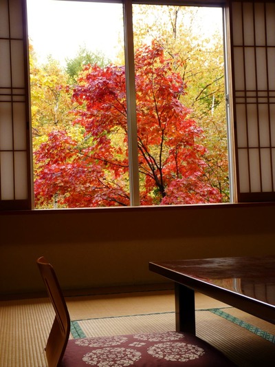 P1180737　和室の紅葉
